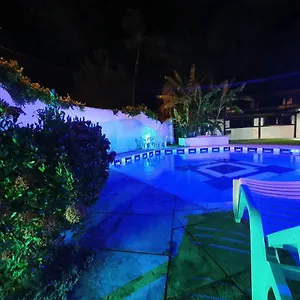 vila-oceano-grande-piscina-e-hidromassagem-dupla.hotelsportoseguro.com/
